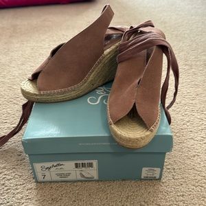 Seychelles rose suede espadrille